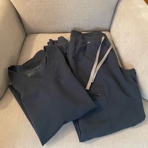 FIGS Dark Harbor scrub set S/XS